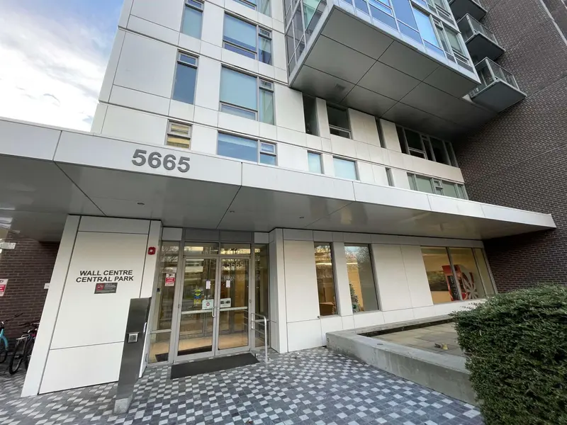 818 5665 BOUNDARY ROAD - photo 3 of 15