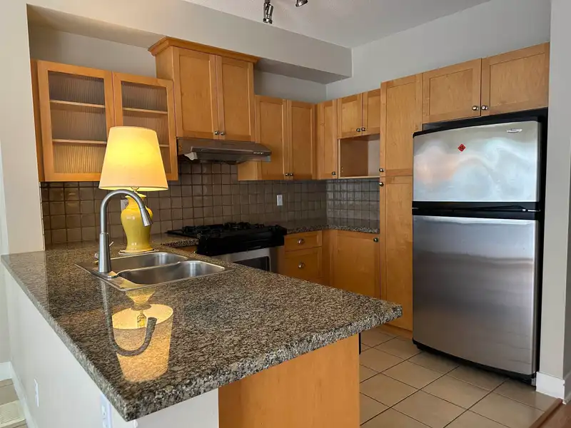 875 W 59TH AVENUE - photo 4 of 8