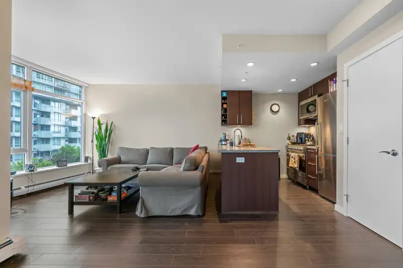 704 108 W 1ST AVENUE - photo 3 of 30