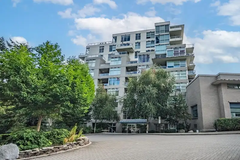 509 9262 UNIVERSITY CRESCENT - photo 1 of 31