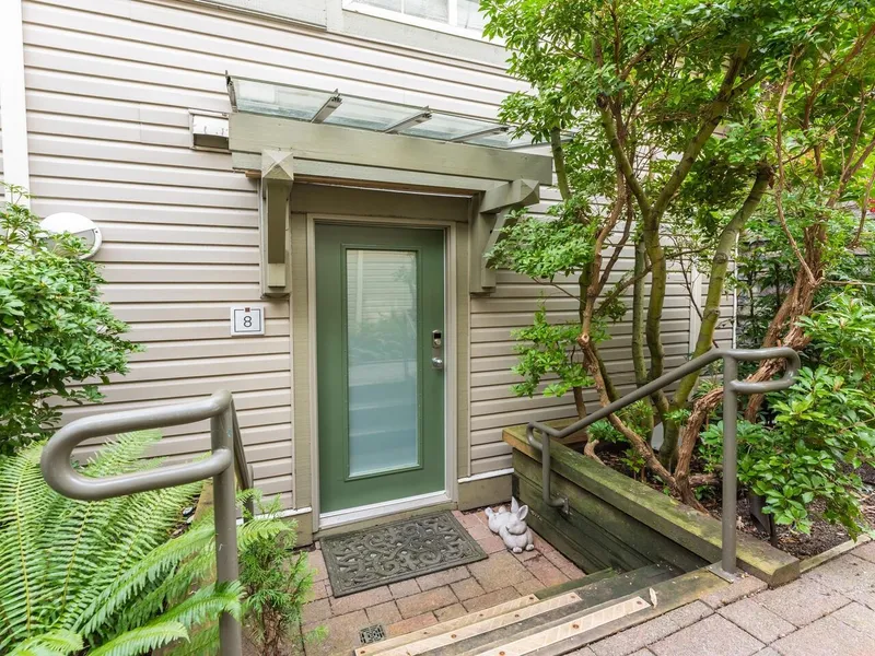 8 2375 W BROADWAY STREET - photo 2 of 21