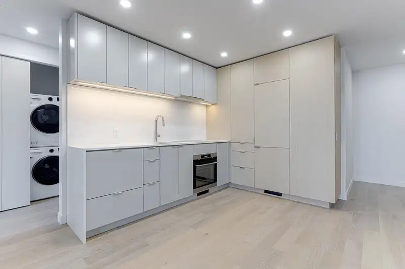503 239 KEEFER STREET - photo 2 of 17
