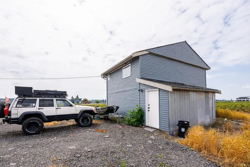 17027 40 AVENUE - photo 4 of 24