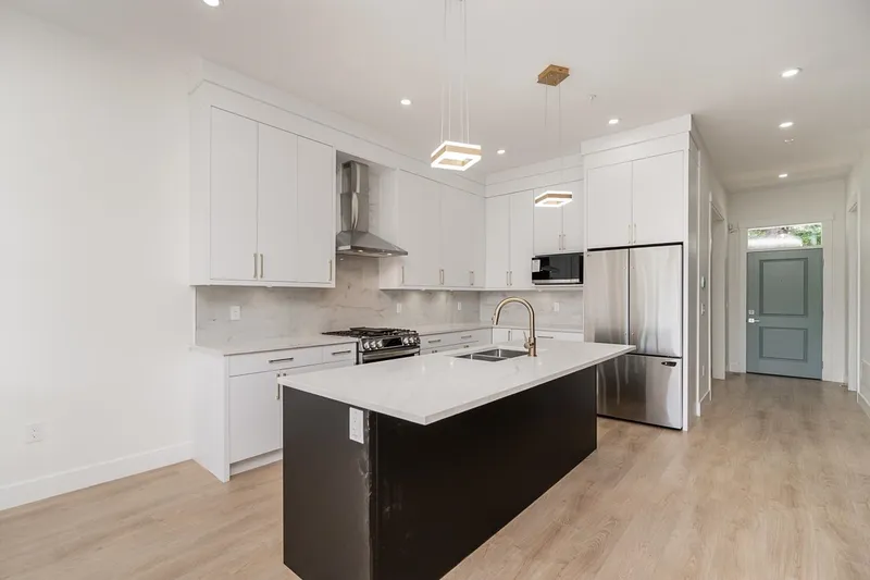 20535 74B AVENUE - photo 2 of 25