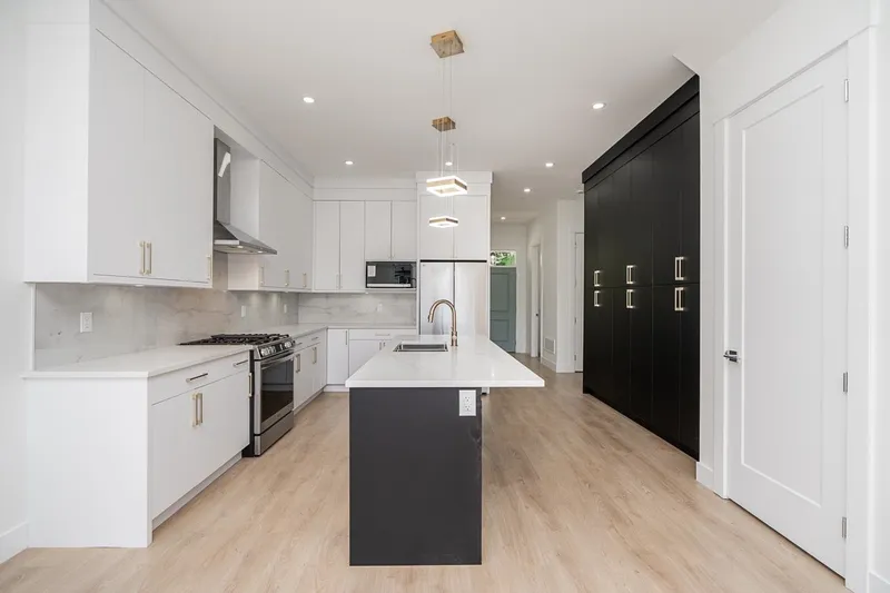 20535 74B AVENUE - photo 3 of 25