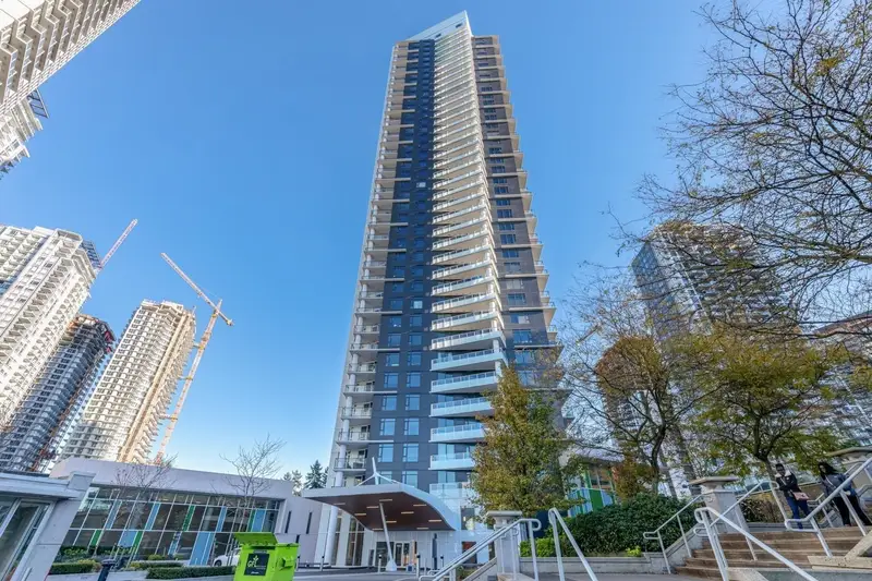 2609 9887 WHALLEY BOULEVARD - photo 1 of 25