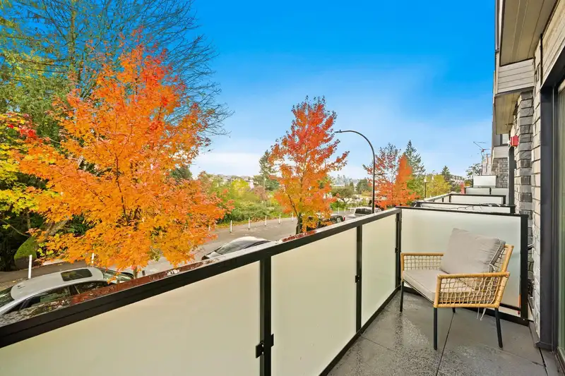 107 650 E 2ND STREET - photo 4 of 39
