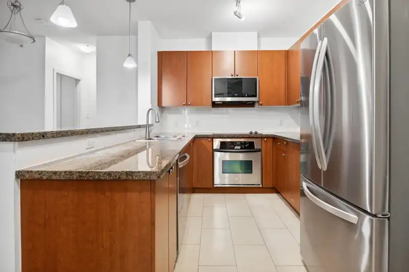 201 11 E ROYAL AVENUE - photo 1 of 35