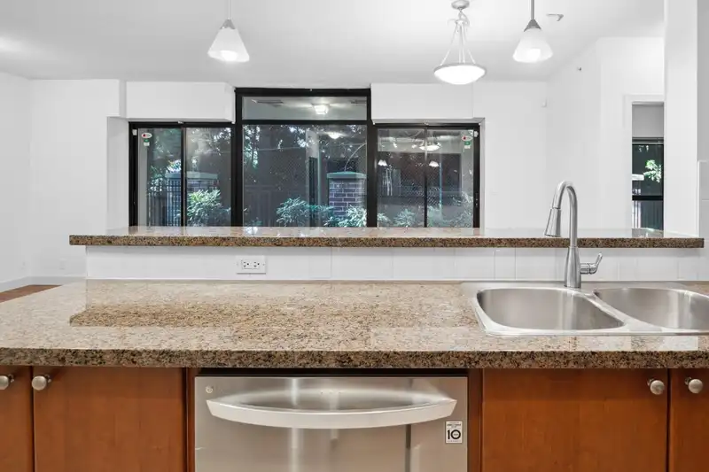 201 11 E ROYAL AVENUE - photo 3 of 35