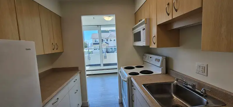 102 31 ELLIOT STREET - photo 4 of 10