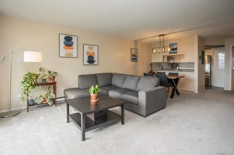 402 1045 QUAYSIDE DRIVE - photo 4 of 34