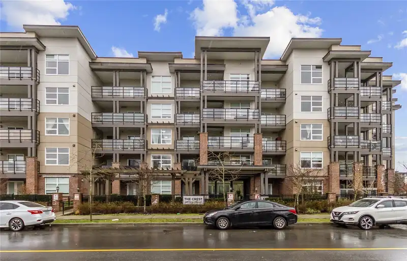 207 22577 ROYAL CRESCENT - photo 1 of 24