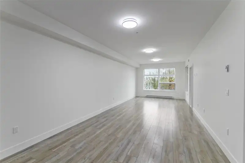 207 22577 ROYAL CRESCENT - photo 3 of 24