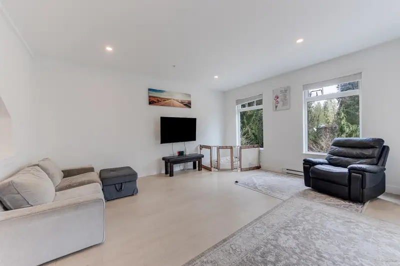 14 24021 110 AVENUE - photo 3 of 25