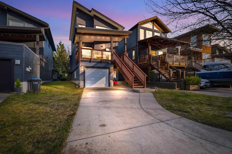 21 40137 GOVERNMENT ROAD - photo 1 of 25