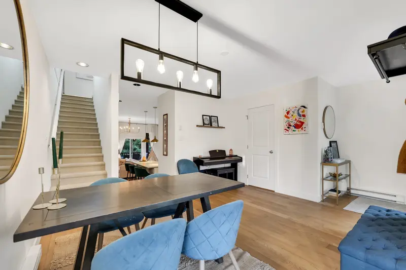 21 40137 GOVERNMENT ROAD - photo 4 of 25