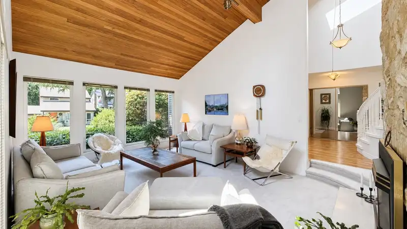 11715 CHATEAU WYND - photo 2 of 34
