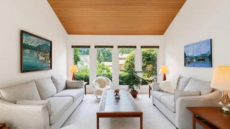 11715 CHATEAU WYND - photo 4 of 34