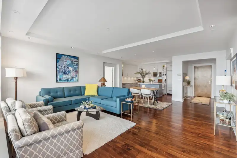 302 2210 CHIPPENDALE ROAD - photo 3 of 40