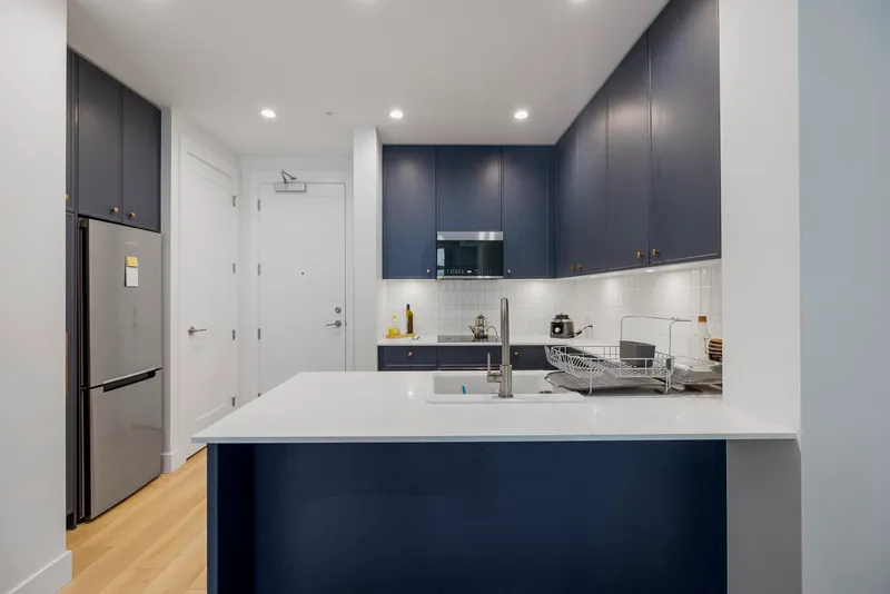 110 708 EDGAR AVENUE - photo 2 of 23