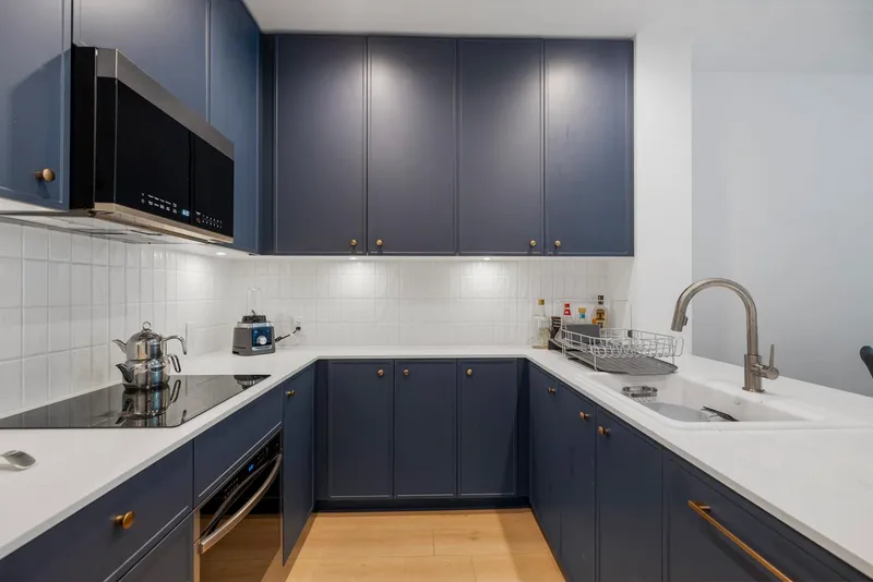 110 708 EDGAR AVENUE - photo 4 of 23