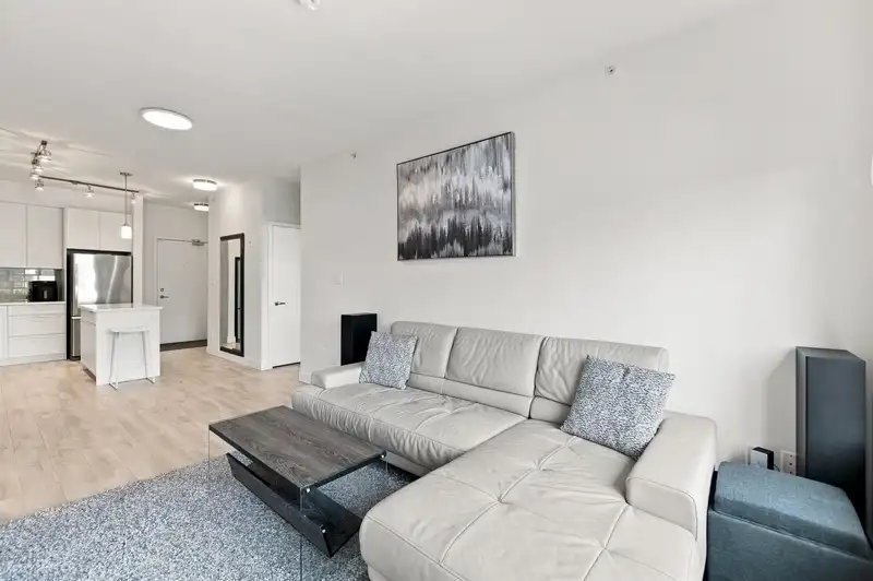 411 828 GAUTHIER AVENUE - photo 4 of 34