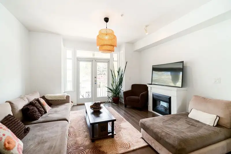 1 4388 MONCTON STREET - photo 1 of 40