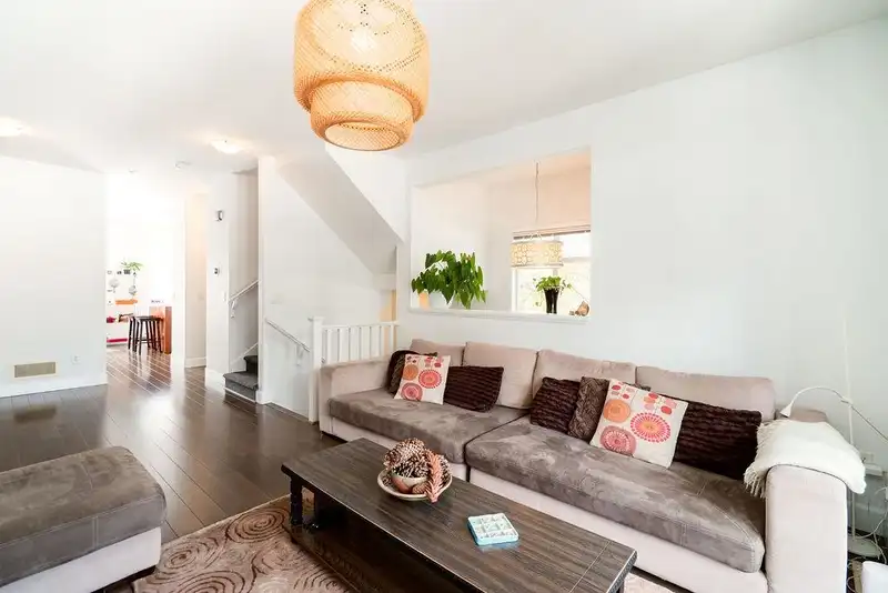 1 4388 MONCTON STREET - photo 2 of 40