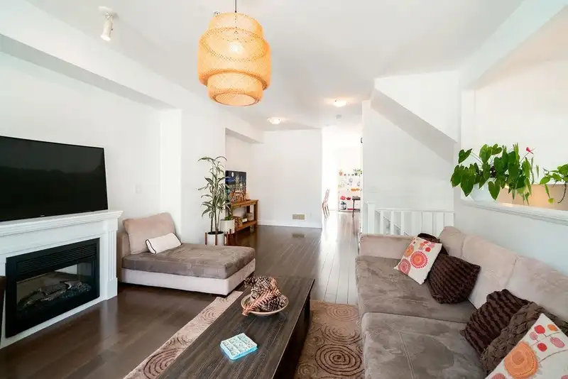 1 4388 MONCTON STREET - photo 4 of 40