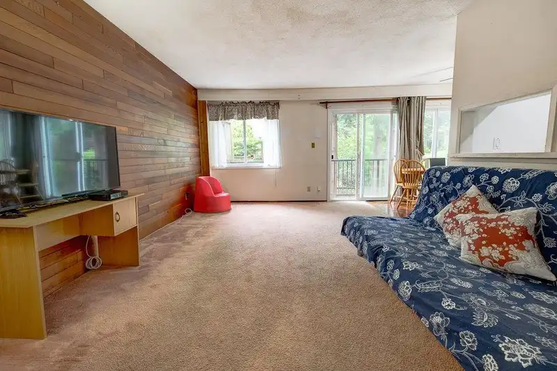 50 10545 153 STREET - photo 2 of 12