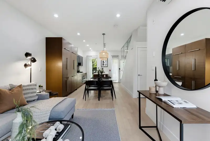 637 VICTORIA DRIVE - photo 4 of 38