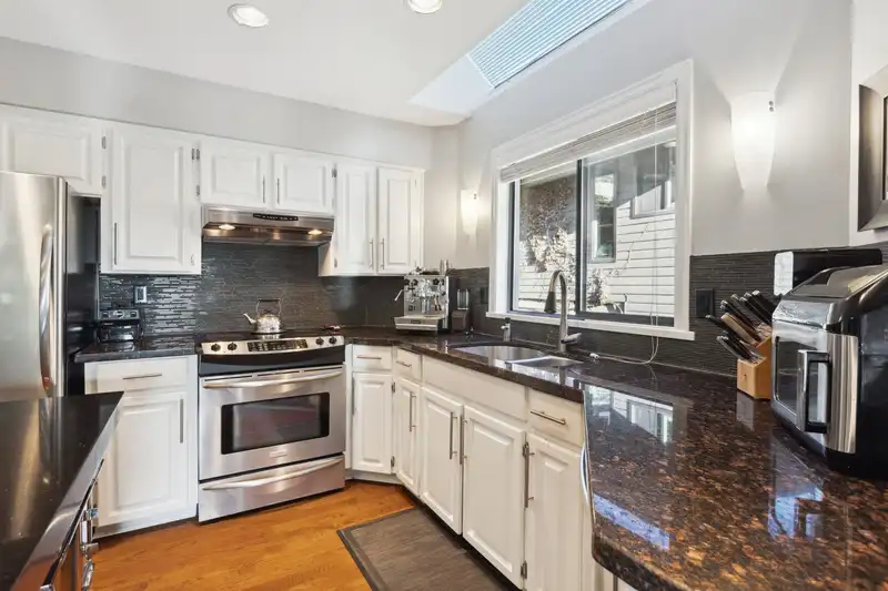 4221 ST. PAULS AVENUE - photo 3 of 40