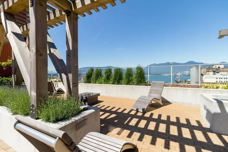 501 983 E HASTINGS STREET - photo 1 of 16