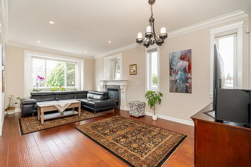 7568 19TH AVENUE - photo 4 of 25