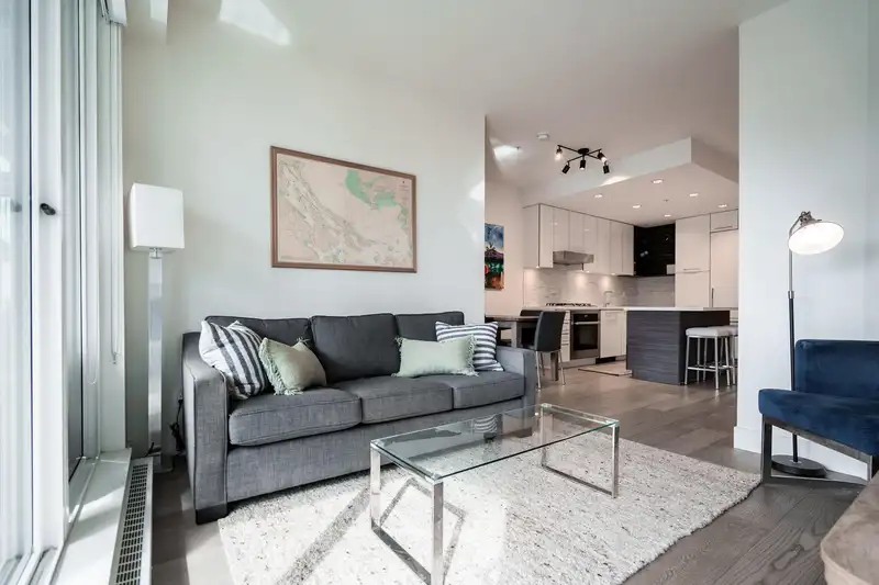 312 1628 W 4TH AVENUE - photo 3 of 33