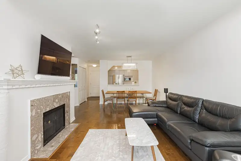 217 3770 MANOR STREET - photo 2 of 30