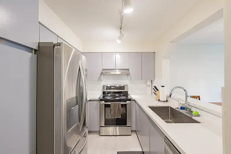 217 3770 MANOR STREET - photo 4 of 30