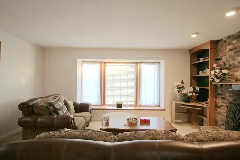 4615 EDMONDS DRIVE - photo 2 of 38