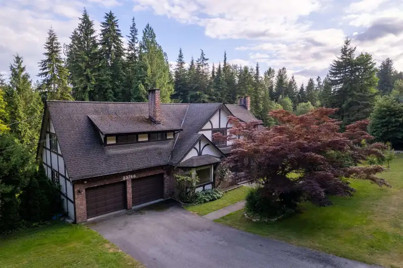 33746 DLUGOSH AVENUE - photo 2 of 40