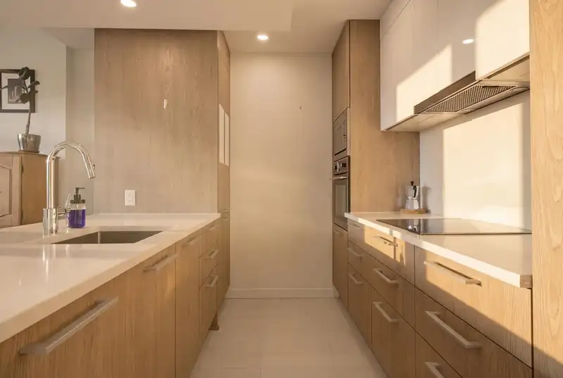 1503 285 E 10TH AVENUE - photo 3 of 32