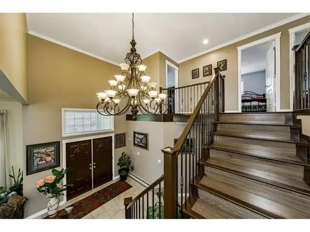 7833 147A STREET - photo 2 of 24