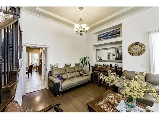 7833 147A STREET - photo 3 of 24