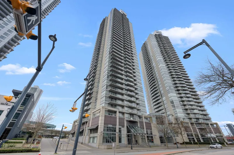 1105 9981 WHALLEY BOULEVARD - photo 1 of 1