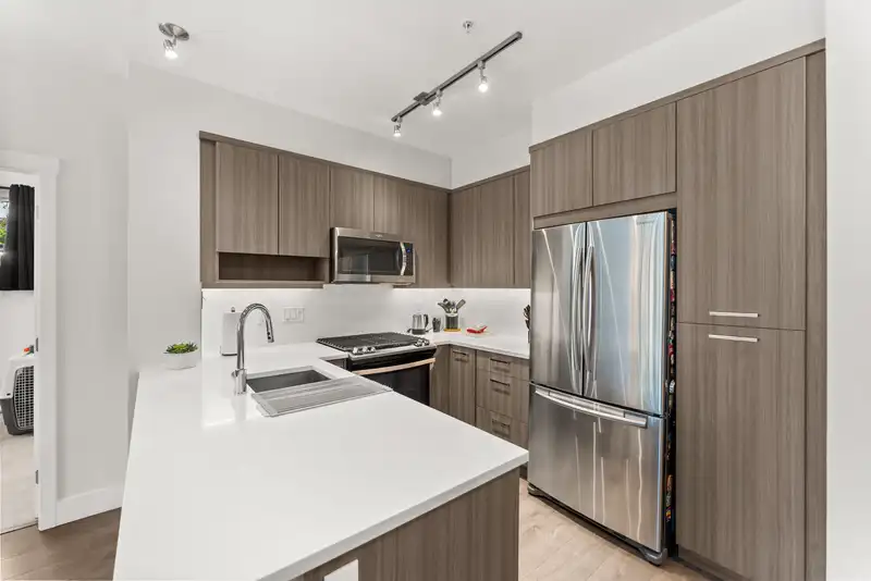211 1306 FIFTH AVENUE - photo 1 of 37