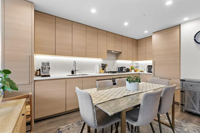 603 305 MORRISSEY ROAD - photo 1 of 25