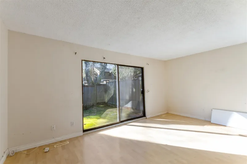 80 2905 NORMAN AVENUE - photo 4 of 20