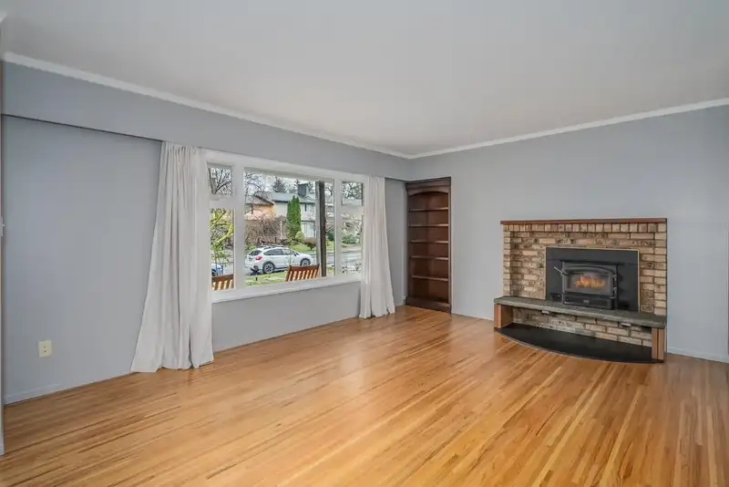 1325 PAULA PLACE - photo 2 of 33