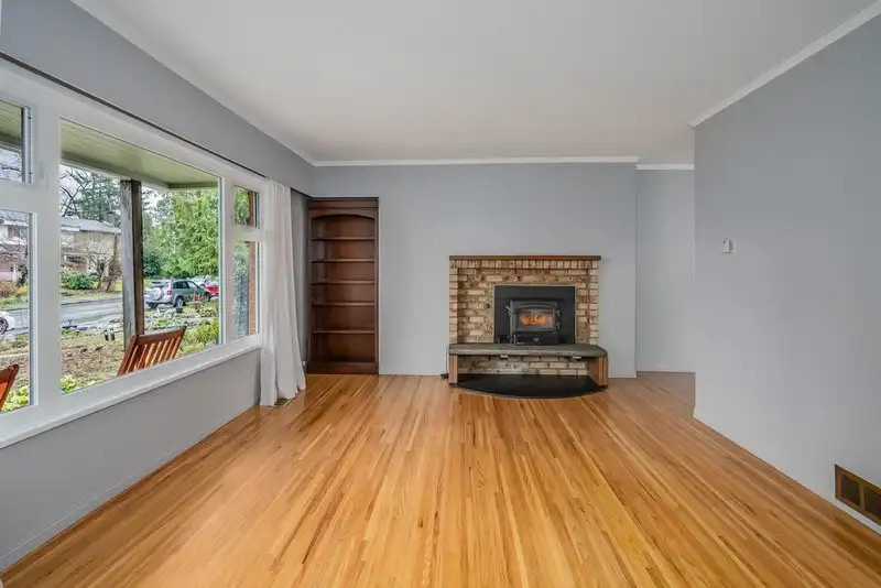 1325 PAULA PLACE - photo 3 of 33