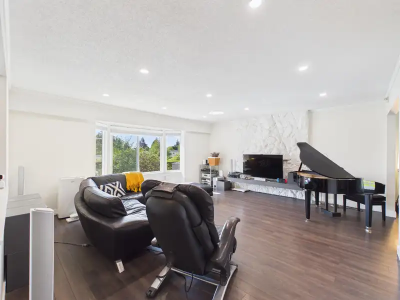 1108 MARSDEN COURT - photo 4 of 40