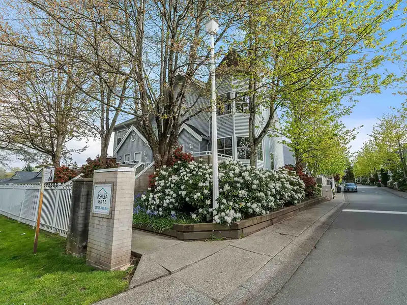 54 13706 74 AVENUE - photo 3 of 29